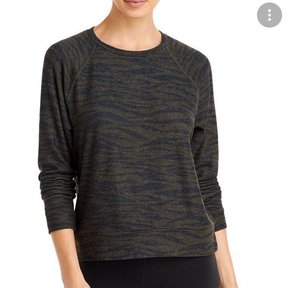 NWT Beyond Yoga Women's Olive Green Camo Crewneck Sweatshirt Relaxed Size L - Picture 10 of 10